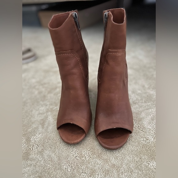 STEVE MADDEN Open Toe Booties. - Picture 10 of 10
